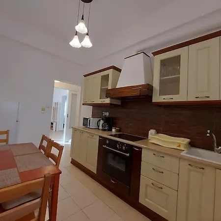 90 τμ στην πόλη χαλάνδρι Athen